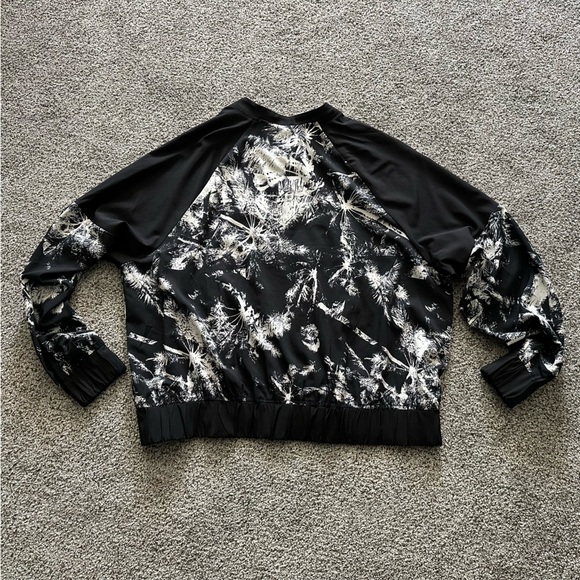 LOVESICK TORRID 0 0X XXL Black White Silky Abstract Palms Bomber Jacket R $89 - Picture 6 of 12